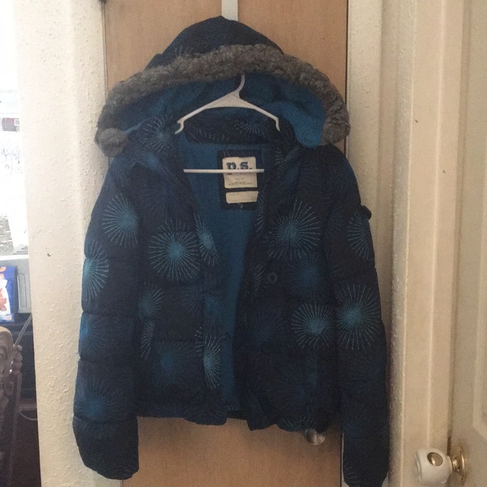 Girls removable hood winter coat. Brand is p.s. from Aeropostale